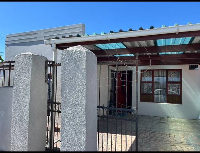 5 BEDROOM HOUSE FOR SALE IN PHILIPPI EAST